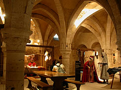 La Grange aux D�mes met en sc�ne les acteurs de la vie quotidienne � Provins au temps des foires de Champagne...